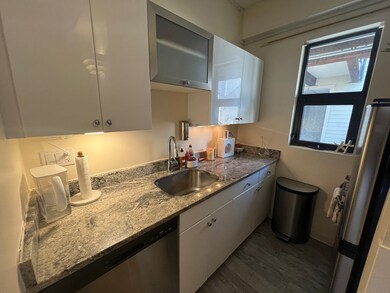 XII Stoneholm unit 617, Boston, MA 02115 - photo 3