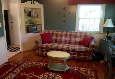 98 Kennedy Cir, Hyannis, MA 02601 - photo 5