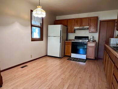 1001 Washington St, Eldora, IA 50627 - photo 6