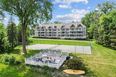 5009 Lake Ave unit 203, White Bear Lake, MN 55110 - photo 3