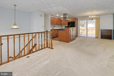 8290 Morning Dew Ct, Springfield, VA 22153 - photo 4