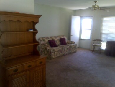 880 Mark Place - living room