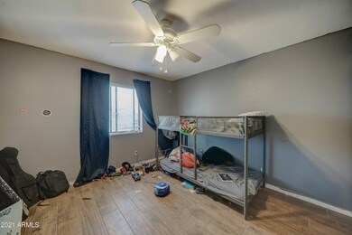 10504 E Boulder Dr-4