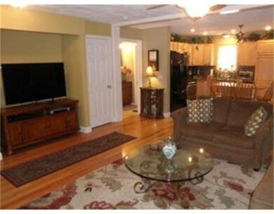 28 Hesper St unit 28, Saugus, MA 01906 - photo 4