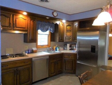 2069 Troxell St, Allentown, PA 18109 - photo 3