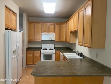 4766 Grumman St, Anchorage, AK 99507 - photo 6