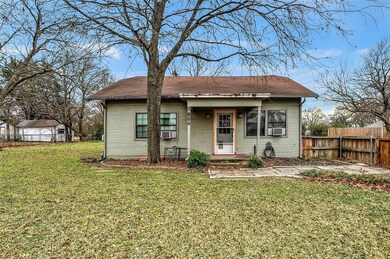 1604 Anthony St, Gainesville, TX 76240 - photo 2