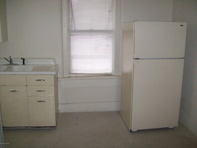 519 Sarah St unit 3, Stroudsburg, PA 18360 - photo 2