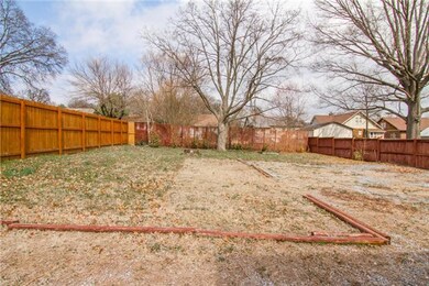 Huge fenced in backyard  Nashville, TN 37206