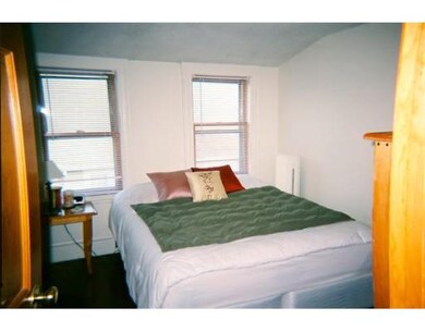 16 Templeton Pkwy, Watertown, MA 02472 - photo 7