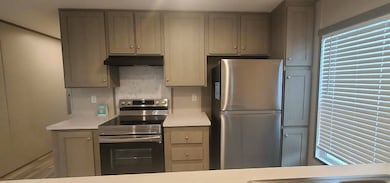 225 Sun Valley Dr, Tampa, FL 33613 - photo 3