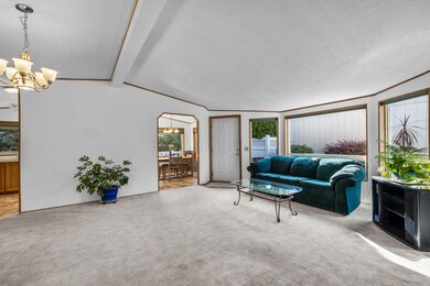 20743 Livengood Way unit 64, Bend, OR 97701 - photo 5