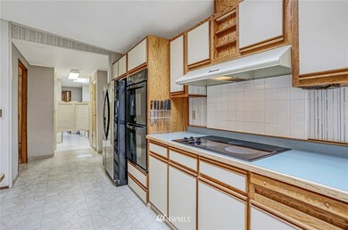 930 243rd St SW, Bothell, WA 98021 - photo 4