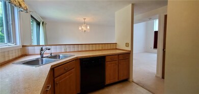 245 Scituate Vista Dr unit B, Cranston, RI 02921 - photo 3