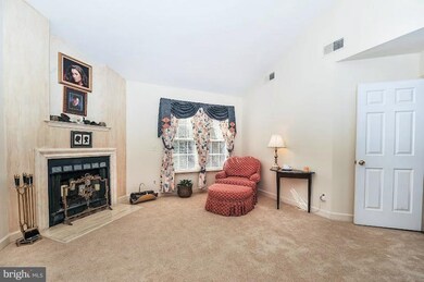 3917 Laro Ct, Fairfax, VA 22031 - photo 7