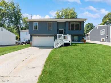 305 W 16th St N, Newton, IA 50208 - photo 2