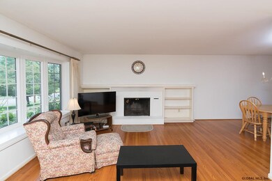 3 Hemlock Ln, Schenectady, NY 12302 - photo 5