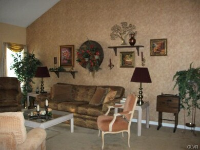 2663 Terrwood Dr W unit 190, Macungie, PA 18062 - photo 3