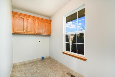 1705 Longhorn Ln, Raymore, MO 64083 - photo 3