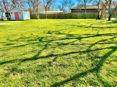 304 Hallvale Dr, White Settlement, TX 76108 - photo 3