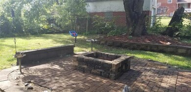 Enjoy the evenings by the fire pit