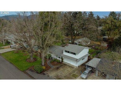 809 Randall St, Eugene, OR 97401 - photo 2