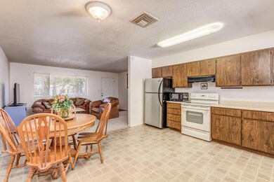 Eat-in Kitchen