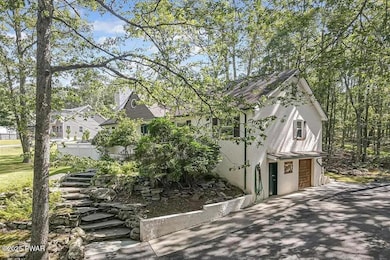 218 East Ct, Cresco, PA 18326 - photo 2