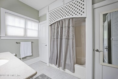 16-web-or-mls-24_Locust-16