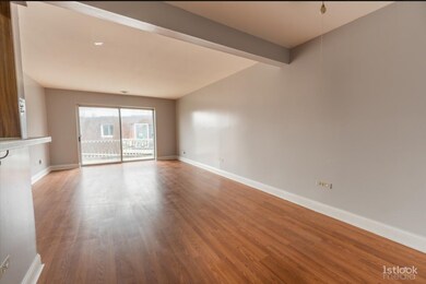 3237 S Manor Dr unit 314, Lansing, IL 60438 - photo 4