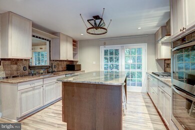 5307 Summit Dr, Fairfax, VA 22030 - photo 5