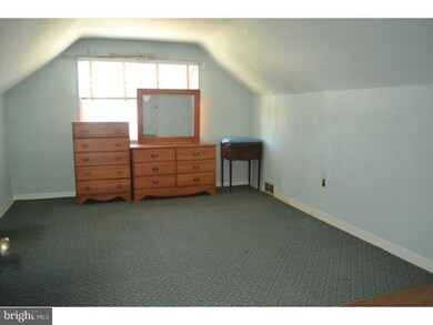 27 Golf Rd, Darby, PA 19023 - photo 5