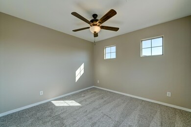 3986 W Roundabout-21