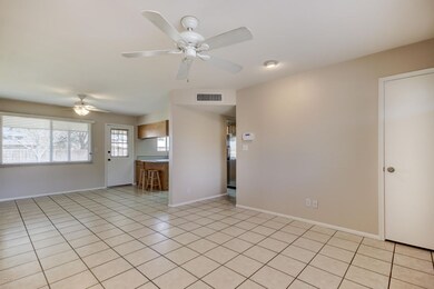 1638 W Inverness Dr-5