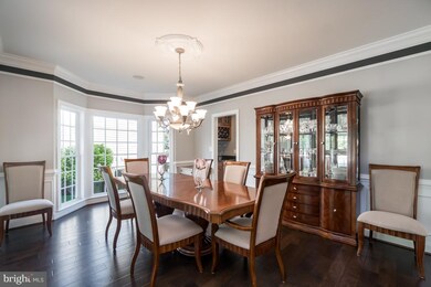 42845 Sandhurst Ct, Ashburn, VA 20148 - photo 2