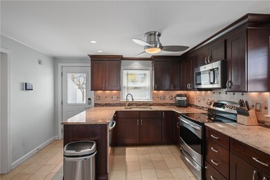 671 Benefit St, Pawtucket, RI 02861 - photo 4