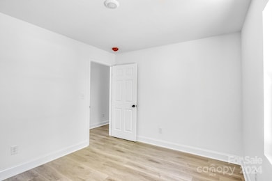 1309 Old Charlotte Rd, Statesville, NC 28677 - photo 7