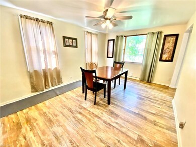 Nice size dining room, recently painted with new f