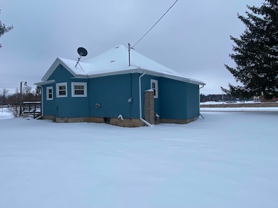 210 N Oak St, Crivitz, WI 54114 - photo 5