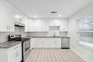 1707 W 43rd St, Houston, TX 77018 - photo 6