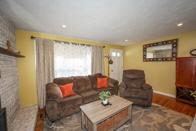 183 Roysan St, Manchester, NH 03103 - photo 6