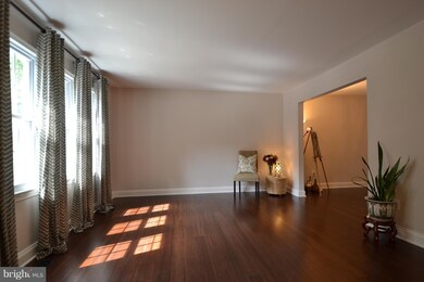 8570 Chester Grove Ct, Springfield, VA 22153 - photo 4