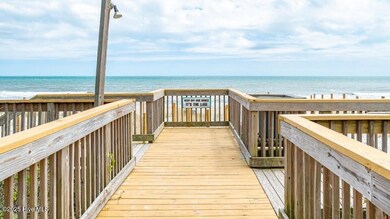 walk way to the beach