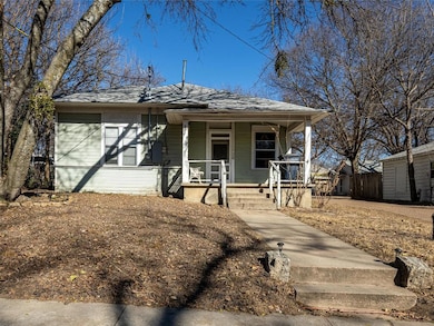 305 E Columbia St, Weatherford, TX 76086 - photo 2