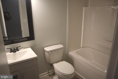 15247 Coachman Terrace unit 43, Woodbridge, VA 22191 - photo 4