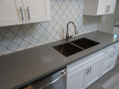 Gorgeous Backsplash Ti;le!