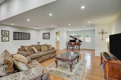 7814 Edgeway Dr, Houston, TX 77055 - photo 6