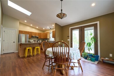 Kitchen/dining room combo
