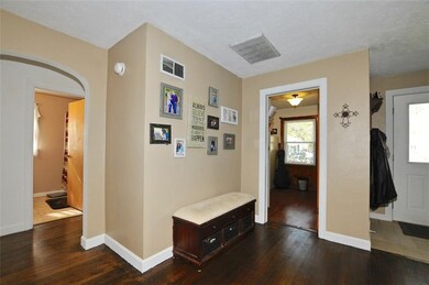 467 Pickett St, Plainfield, IN 46168 - photo 2