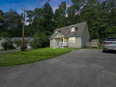 122 Hickory Ave, Daniels, WV 25832 - photo 2